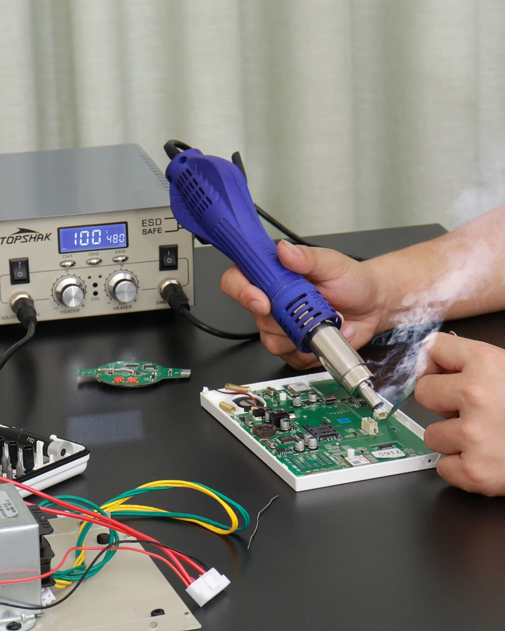 Topshak TS-CD4 680W 2 In 1 Rework Hot Air LCD Digital Display Soldering Station Independent Switch 3 Preset Memory Buttons PID Temperature Control Auto Standby & Working USB Charging Port Soldering Station 10 Topshak TS-CD4 680W 2 In 1 Rework Hot Air LCD Digital Display Soldering Station Independent Switch 3 Preset Memory Buttons PID Temperature Control Auto Standby & Working USB Charging Port Soldering Station - Image 8