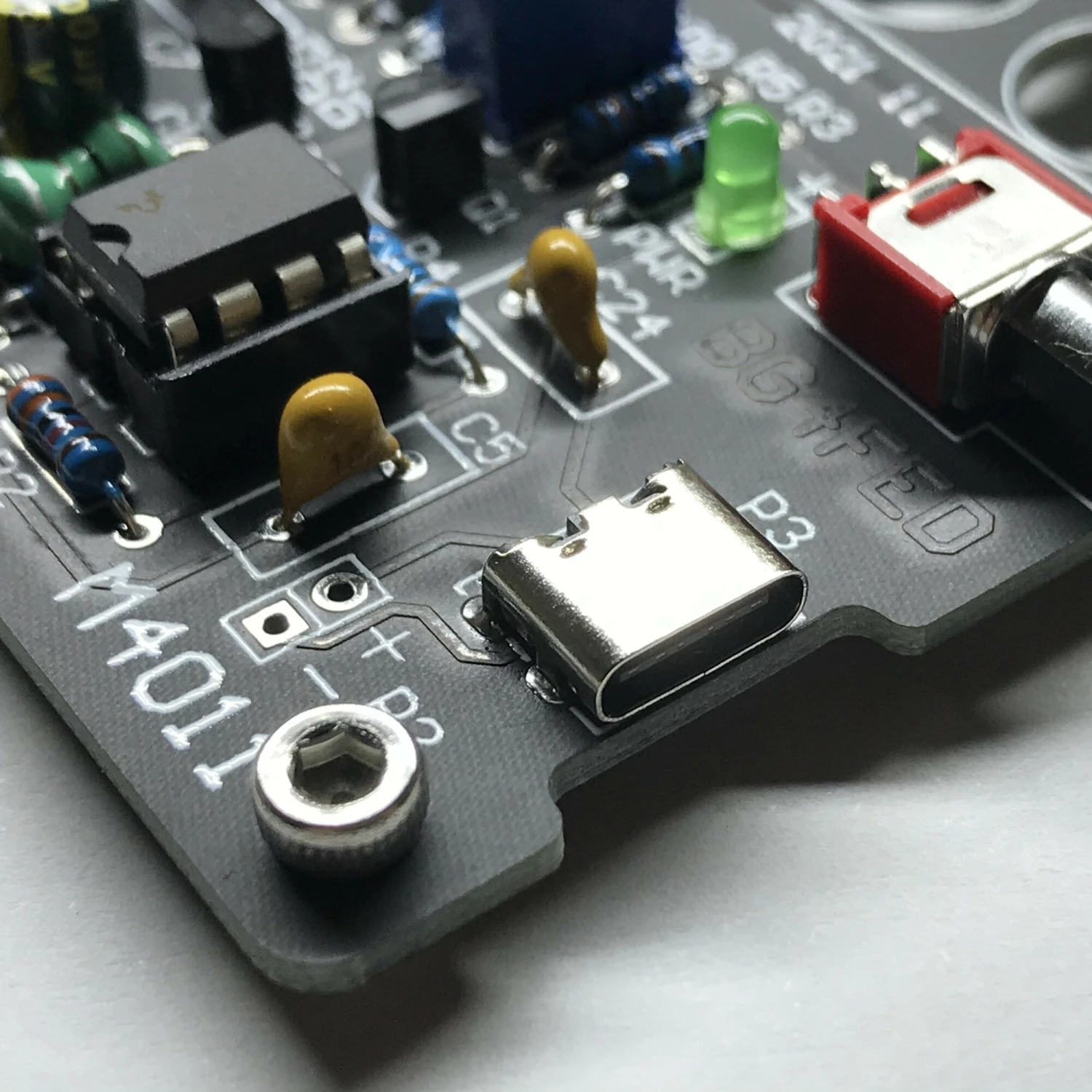 DIY Nuclear Radiation Meter Circuit Board Kit Assembled Geiger Counter Radioactive Ray X/β/γ-Ray Radioactive Tester Radiation Tester With Buzzer 7 DIY Nuclear Radiation Meter Circuit Board Kit Assembled Geiger Counter Radioactive Ray X/β/γ-Ray Radioactive Tester Radiation Tester With Buzzer - Image 5
